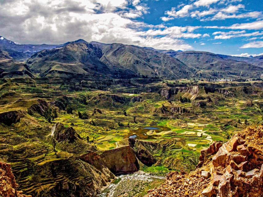 El mirador Cruz del Cóndor en el Valle del Colca.