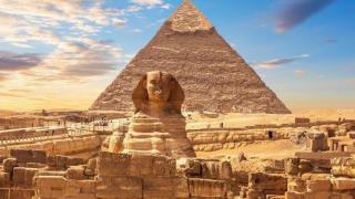 La Esfinge y las grandes pirámides, en Egipto.
