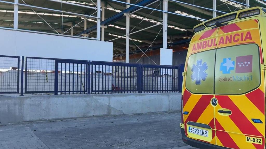 La ambulancia de 112 Comunidad de Madrid en el lugar del accidente.