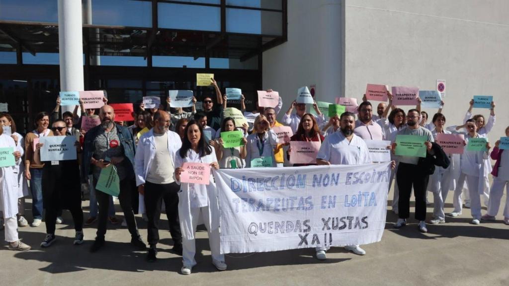 Concentración de trabajadores de las unidades de terapia del Chuvi, para denunciar la imposición de un nuevo plan funcional