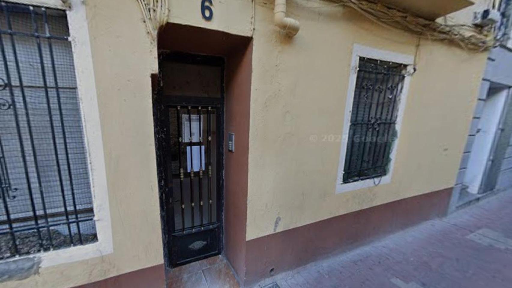 Fachada del edificio desalojado en la calle de las Arcadas.