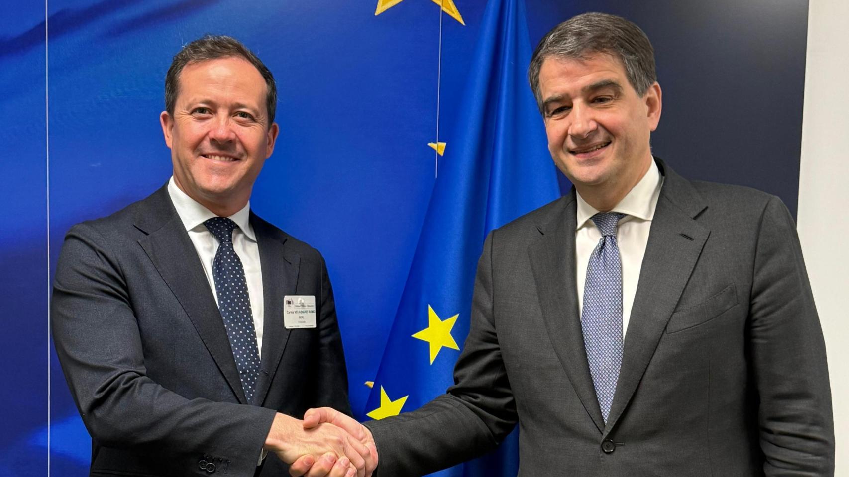 El alcalde de Toledo, Carlos Velázquez junto a vicepresidente de la Comisión Europea y comisario responsable de Fondos y Reformas, Raffaele Fitto.