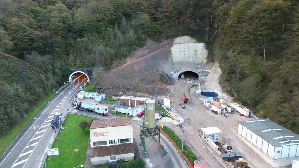 Las obras del túnel de Belate, que están bajo sospecha por la Unidad Central Operativa (UCO) de la Guardia Civil.