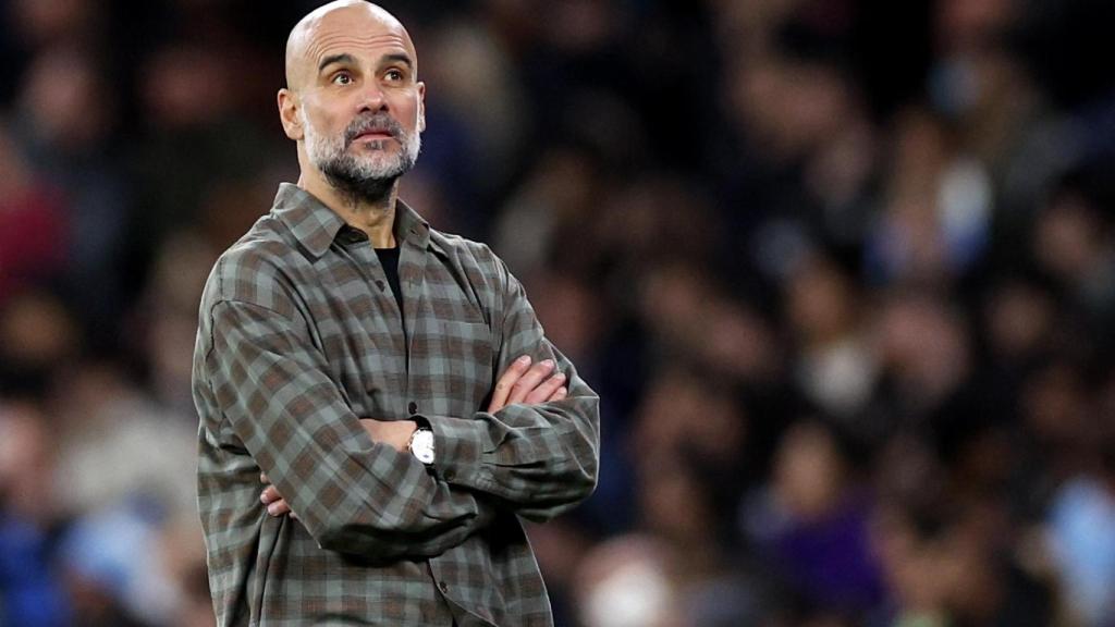Guardiola, pensativo en la derrota ante el Real Madrid.