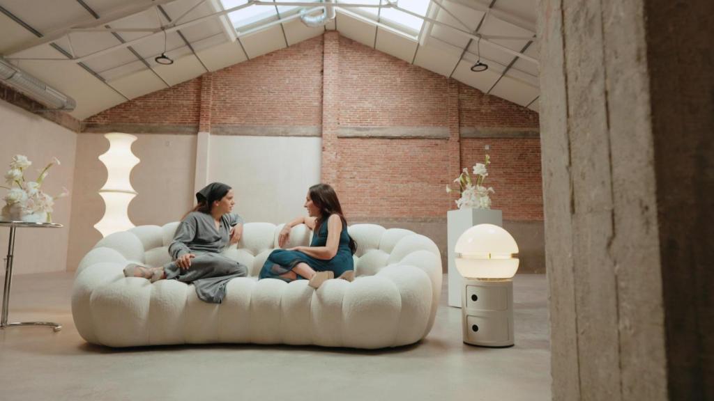 Ana Milán con Rosalía.