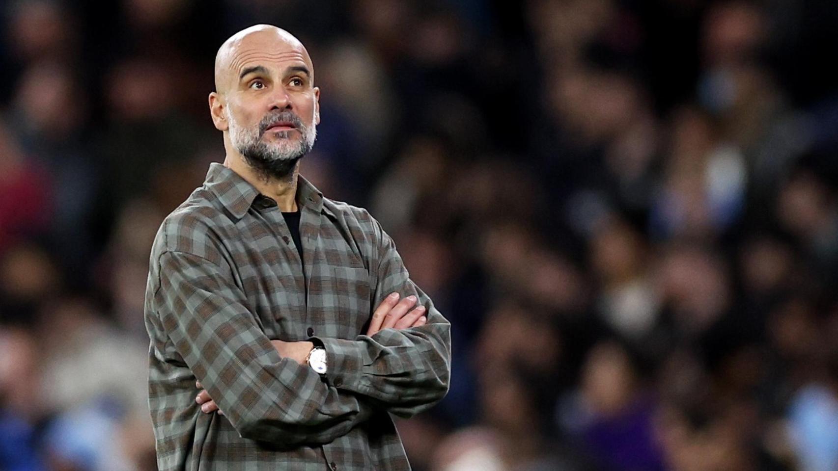 Pep Guardiola, vestido con una camisa de cuadros de la marca Giglio, durante el partido contra el Real Madrid