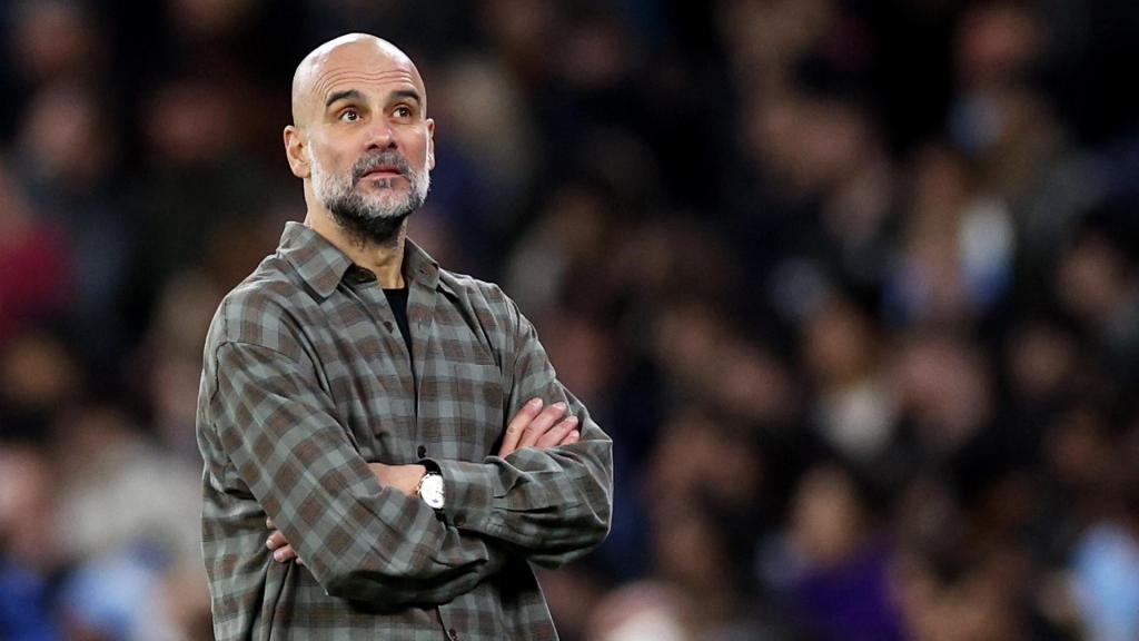 Pep Guardiola, vestido con una camisa de cuadros de la marca Giglio, durante el partido contra el Real Madrid