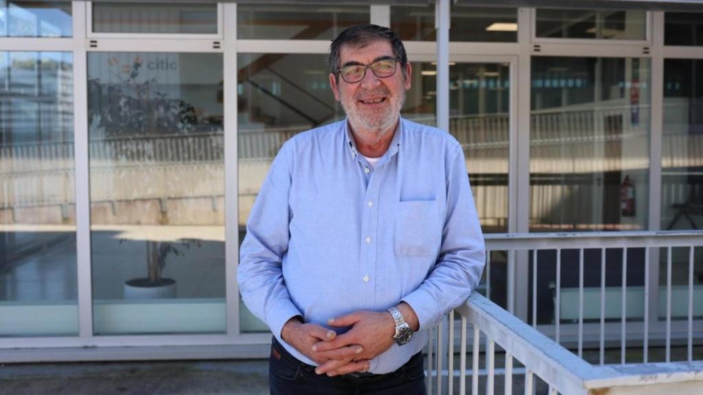 Manuel González Penedo, con el edificio del Citic a su espalda.