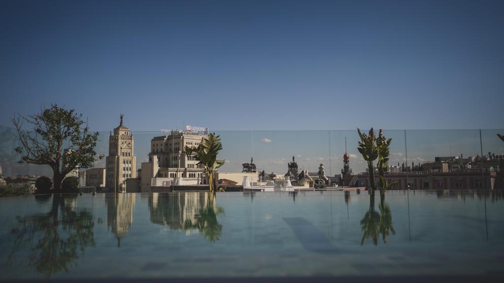 La piscina del hotel Thompson, ubicada en la azotea en la que se encuentra Makáá.