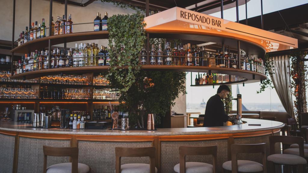 Reposado bar dentro de Makáá.