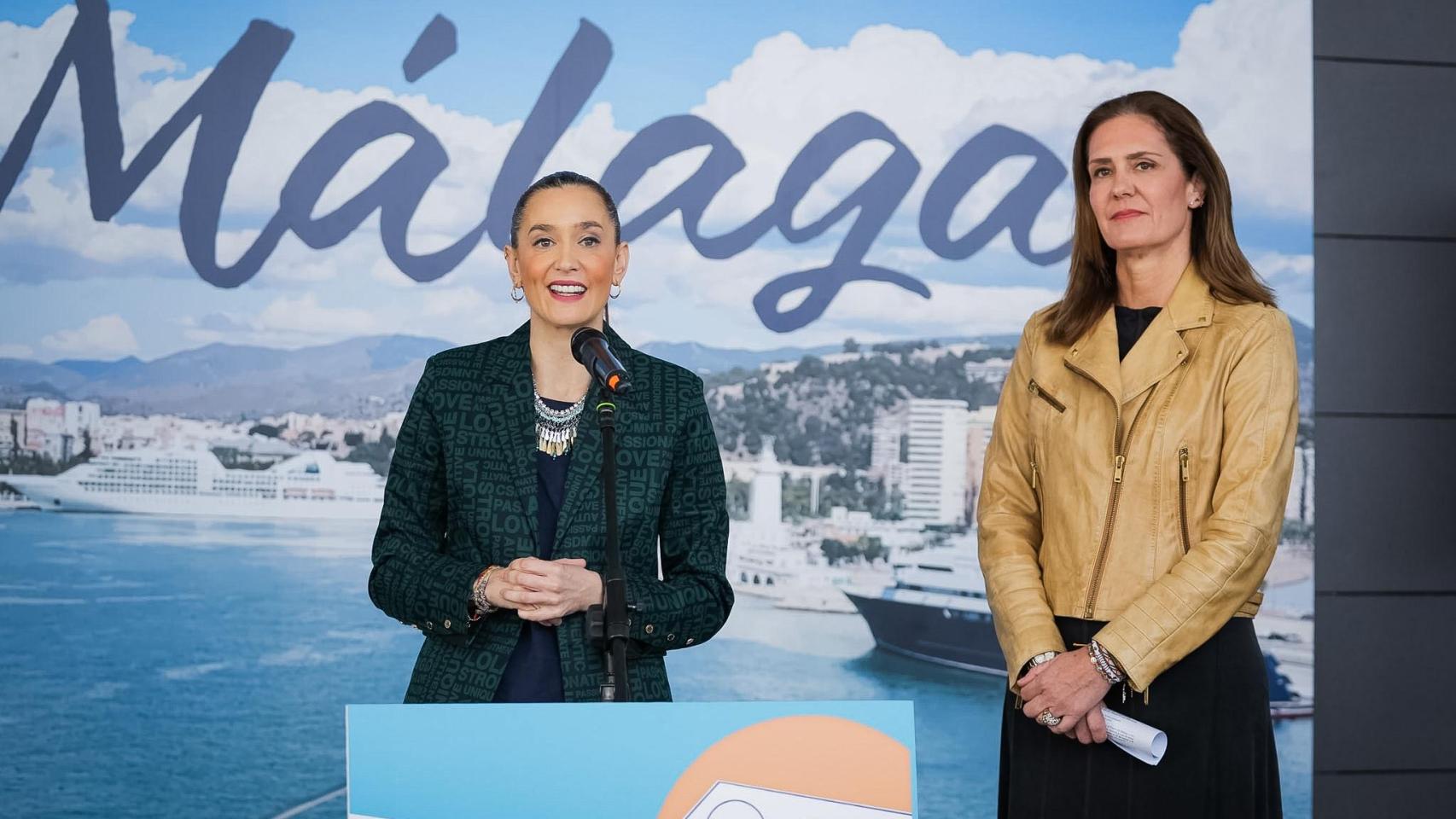 La concejala de Comercio, Elisa Pérez de Siles, y la gerente de Málagaport, Pilar Fernández-Fígares.