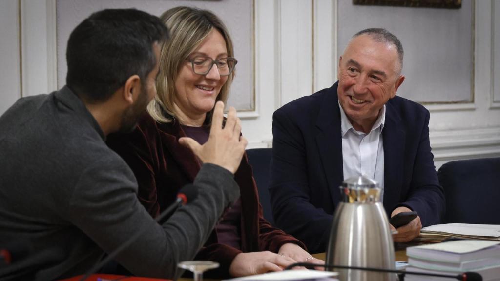 Los portavoces de PSPV y Compromís, José Muñoz y Joan Baldoví, junto a la diputada María José Salvador. José Cuéllar