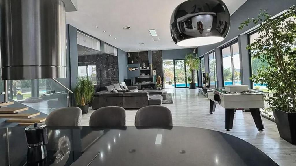 Interior de la casa de Mario Casas