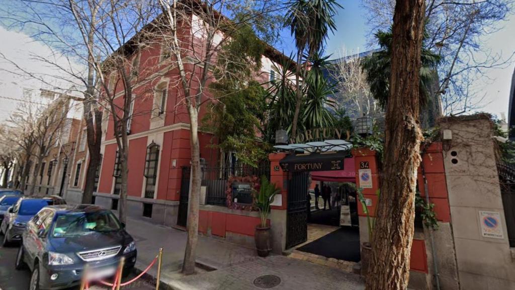 Fachada del Palacio de Fortuny