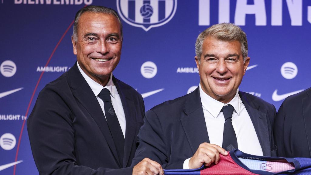 Rafa Yuste y Joan Laporta, en un acto del Barça