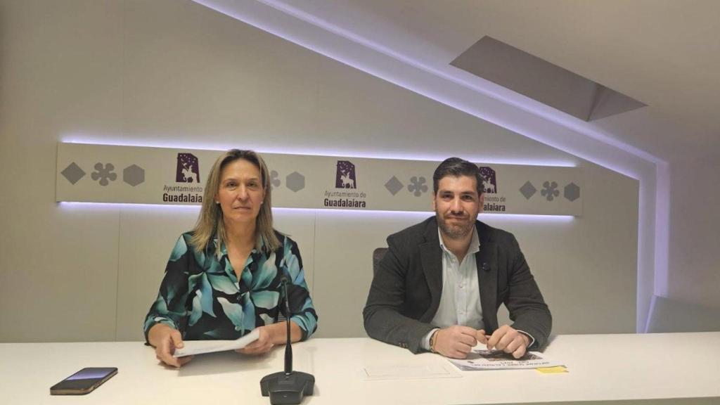 La alcaldesa, Ana Guarinos, y el concejal de Medio Ambiente y Zona de Bajas Emisiones, José Luis Alguacil. Foto: Ayuntamiento.