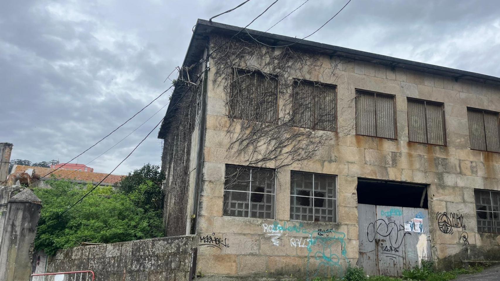 Una inversión millonaria olvidada: 25 años de abandono en la fábrica de pinturas de Teis, en Vigo
