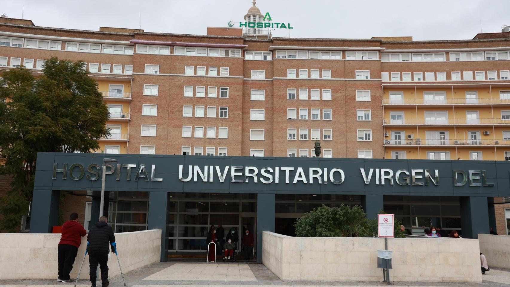 Encuentran a un hombre con «varios» disparos abandonado a las puertas de un hospital de Sevilla