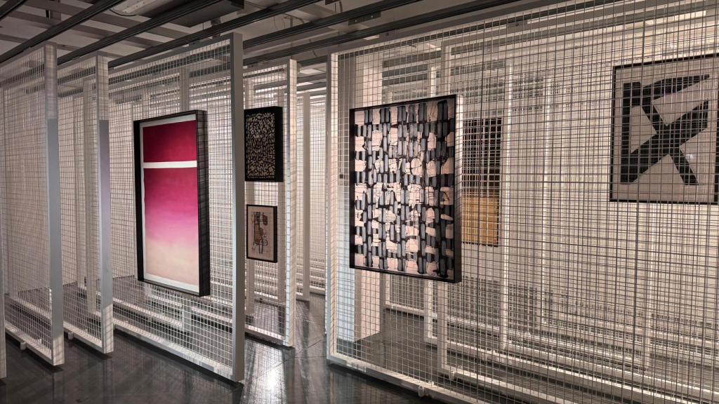 Muestra del depósito de arte dentro de la cámara.