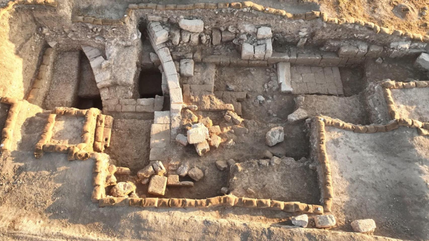 Ni faraones ni joyas: arqueólogos encuentran una fortaleza mitilar oculta en Egipto en un hallazgo histórico