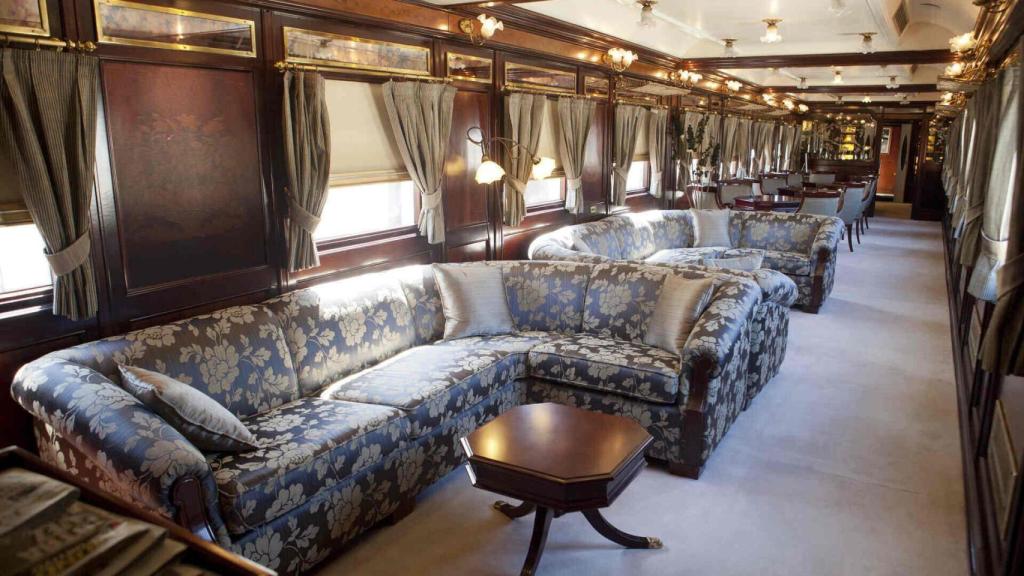 Interior del tren 'Al Ándalus' de Renfe.