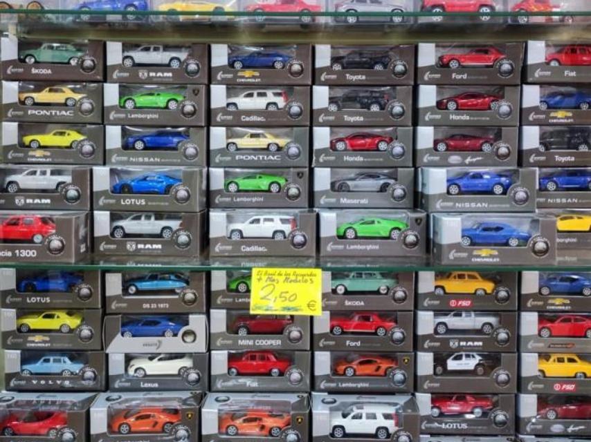Coches de coleccionismo en El Baúl de los Recuerdos.