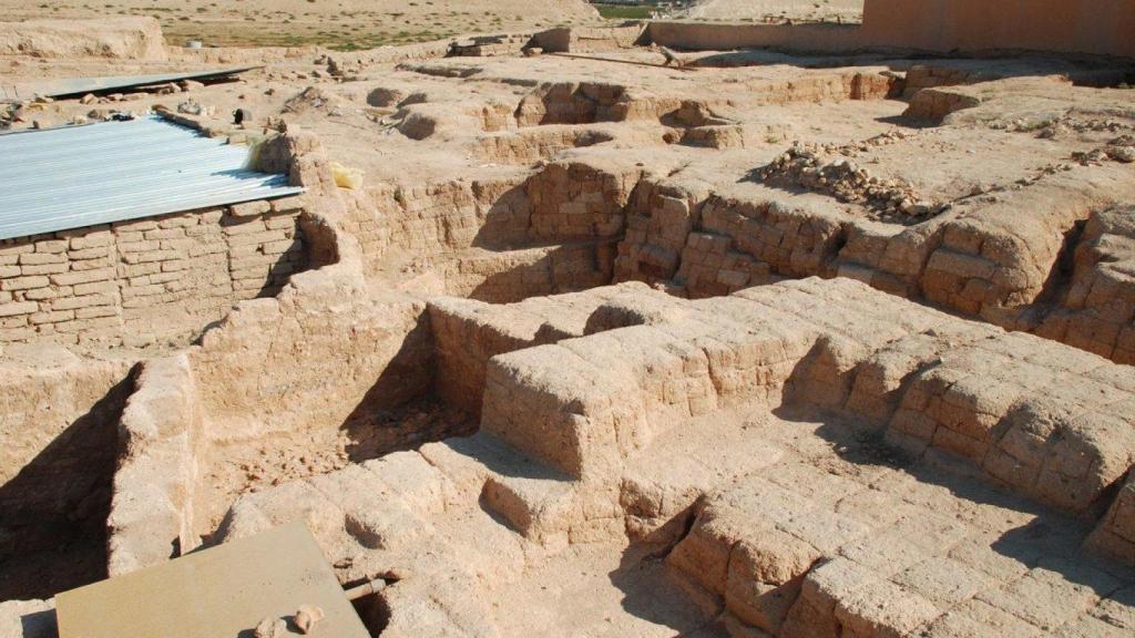 Aparece una fortaleza militar inmensa en Egipto.