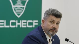 El empresario argentino y propietario del Elche CF, Christian Bragarnik, durante la comparecencia realizada este miércoles ante los medios de comunicación.