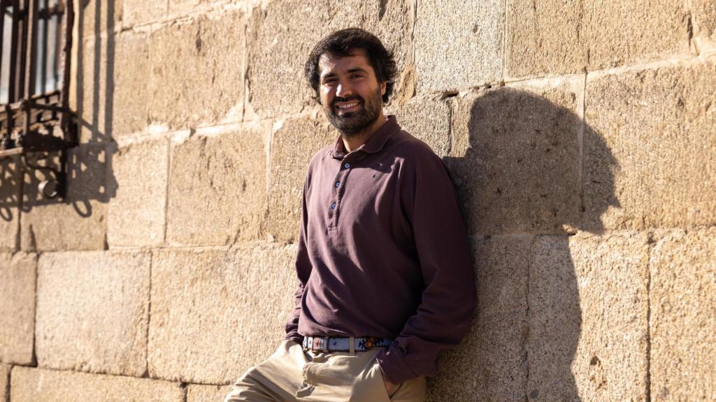 El redactor jefe de EL ESPAÑOL es también tertuliano radiofónico y poeta.