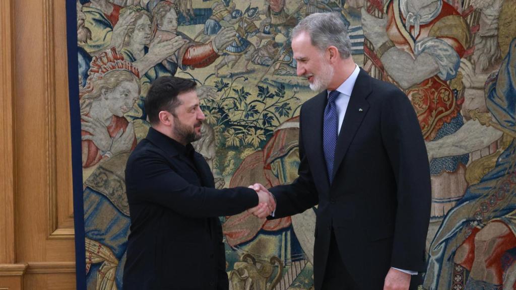 Felipe VI junto a Zelenski este miércoles.