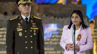 File photograph of the president in charge of Venezuela, Delcy Rodríguez, next to the dismissed Venezuelan Minister of Defense, Vladimir Padrino López.