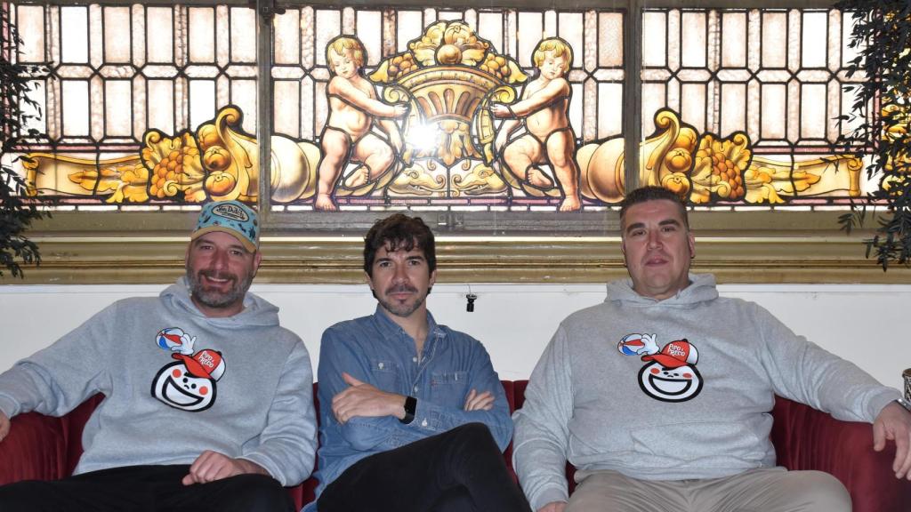 Edu 'Preco', Alvaro Vidal y Jorge 'Pipo' posan en el Club del Teatro Carrión.