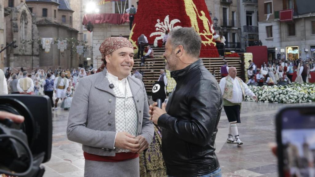 Pérez Llorca pasa por La Ofrenda y se dirige a À Punt. Ingeniería Electrónica
