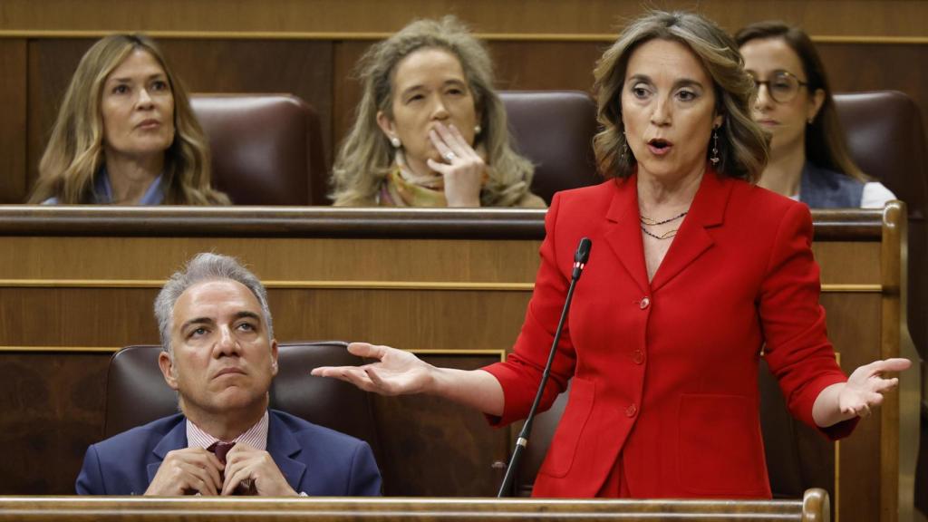 Cuca Gamarra, vicesecretaria de Regeneración Institucional del PP, en la sesión de control al Gobierno.
