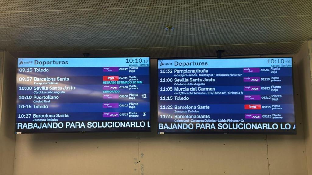 Carteles informativos de la estación de Atocha