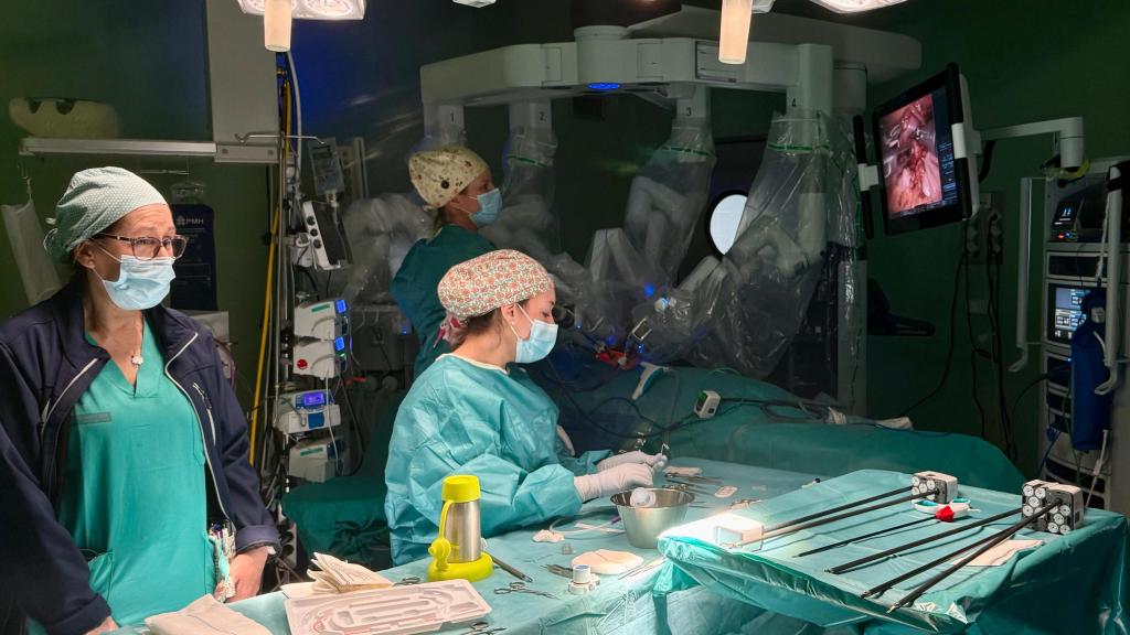 El Servicio de Cirugía Pediátrica del Hospital Doctor Balmis. EE