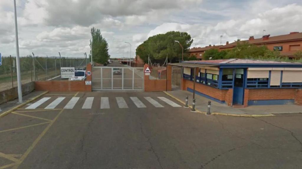 Entrada al Centro Penitenciario de Badajoz donde ingresaron 'Juli' y 'Lolo', el pasado sábado.
