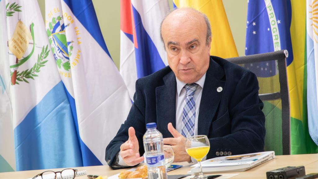 Mariano Jabonero, secretario general de la OEI, en un momento durante el encuentro con periodistas.
