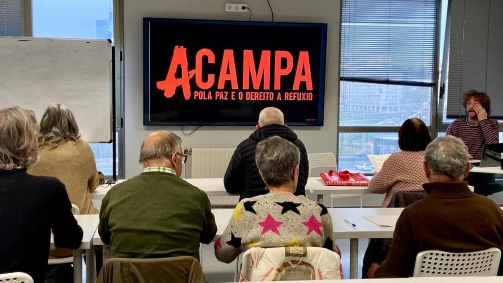 Asamblea de Acampa por la Paz en Galicia.