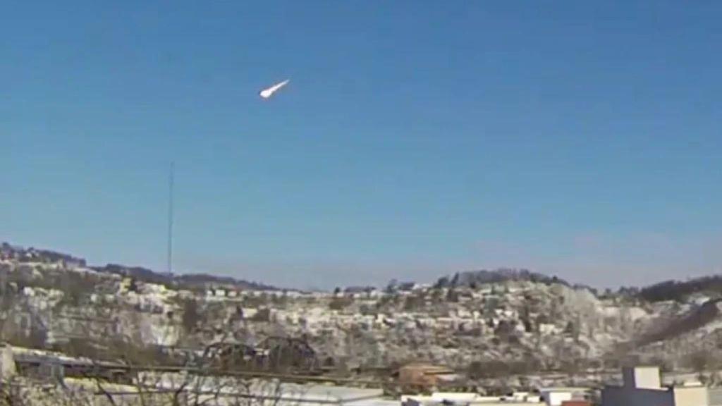 Un meteorito atraviesa el cielo de Ohio, en Estados Unidos.