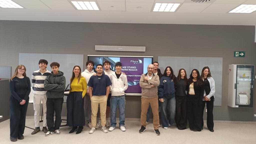 Los alumnos de la Universidad Europea que harán prácticas en Plaza Mayor.