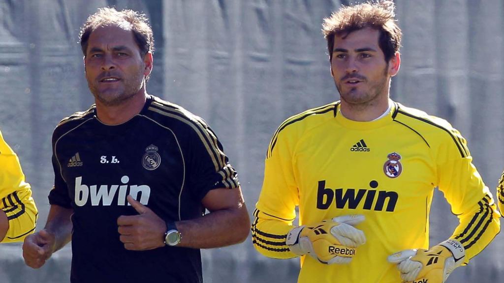 Silvino Louro, durante un entrenamiento con Iker Casillas en el Real Madrid.