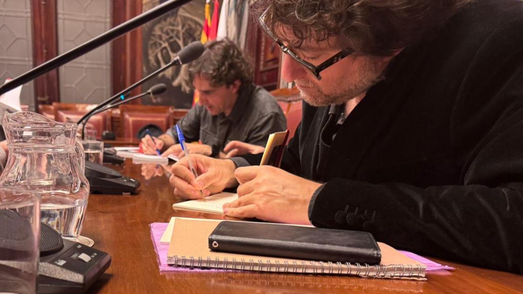 Firma de las obras ganadoras del XXXV Premio de Narrativa y Poesía Santa Isabel de Portugal 2025