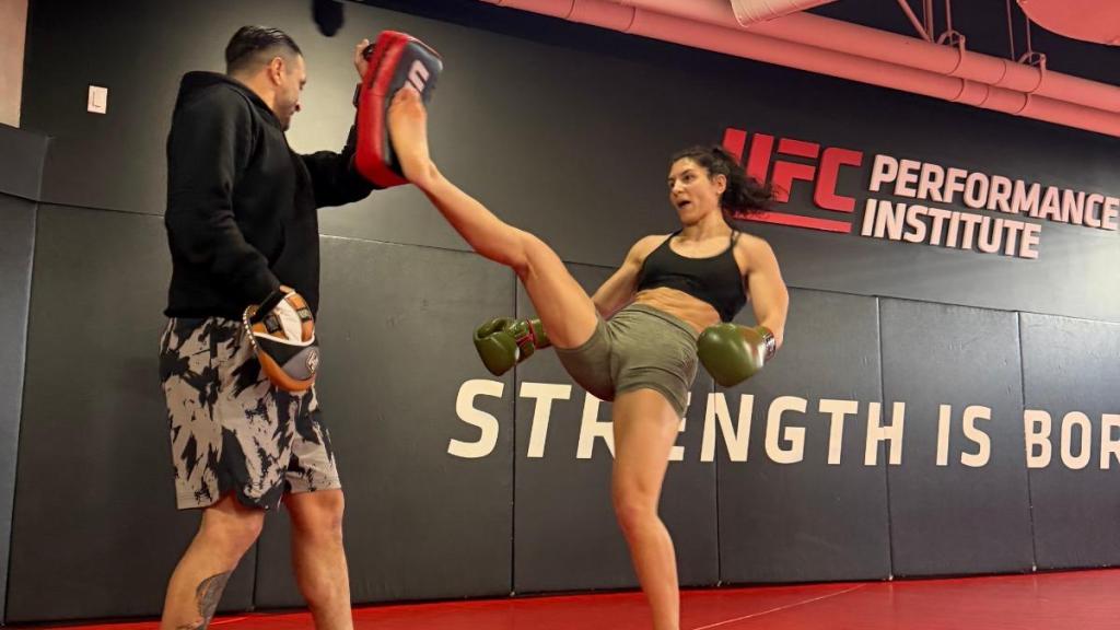 Sara Cabeza de Vaca, entrenando en el UFC Performance Institute