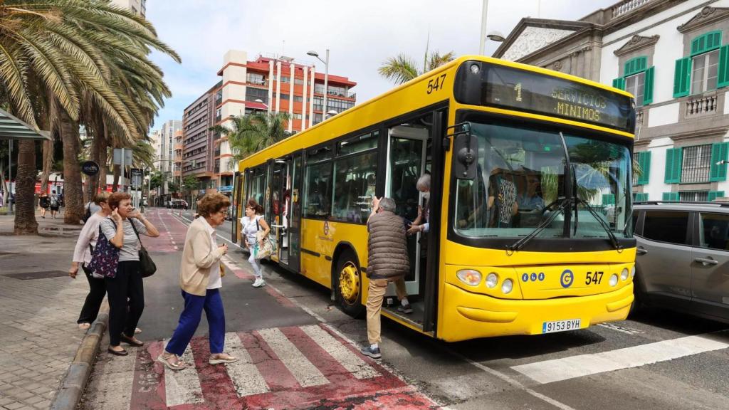 Pasajeros en el autobús. EFE