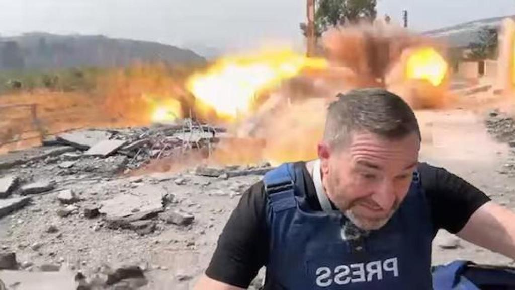 El periodista Steve Sweeney en el momento del ataque