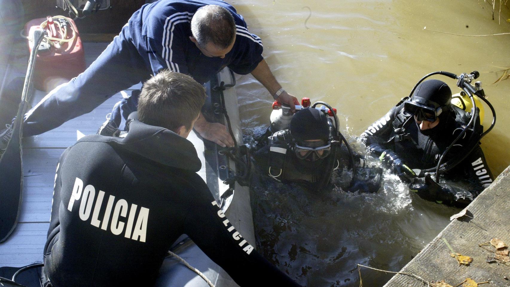 Buzos de la Policía Nacional