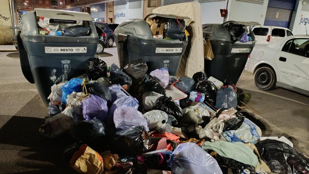 Imagen de unos contenedores de basura en Talavera de la Reina.