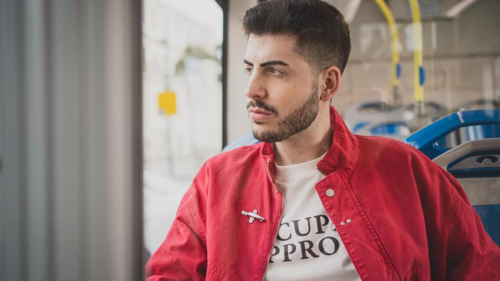 El artista madrileño Kalenn, durante una sesión de fotos para EL ESPAÑOL