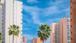 La oferta de vivienda en venta cae en la ciudad de Alicante un 6% en 2025: estos son los barrios más encarecidos